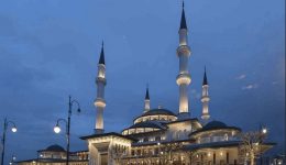 Camiye Girerken ve Camiden Çıkarkan Hangi Dua Okunmalı?