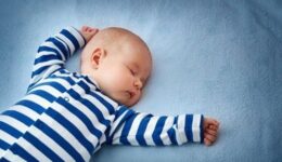 30 Saniyede Bebek Uyutmanın Yolu