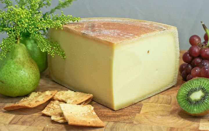 cheshire-peyniri-hangi-yemeklerde-kullanilir-faydalari-ve-zararlari-neledir-65308