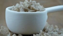 Füme Tuz Hangi Yemeklerde Kullanılır? Faydaları ve Zararları Nelerdir?