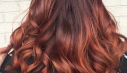Gösterişli Saçlar için Maun Saç Rengi