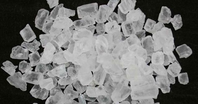 kristal-tuz-hangi-yemeklerde-kullanilir-faydalari-ve-zararlari-nelerdir-95779