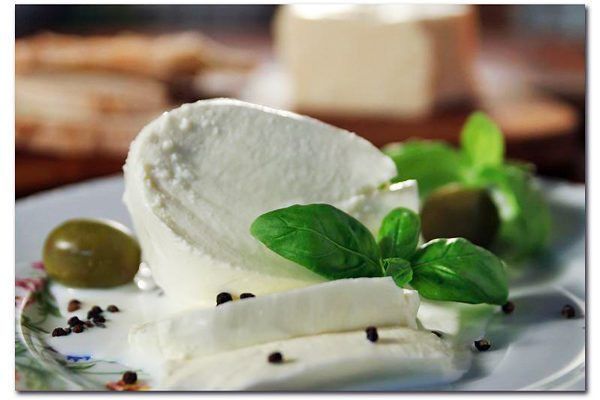 mozzarella-peyniri-hangi-yemeklerde-kullanilir-faydalari-ve-zararlari-nelerdir-92112