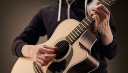 Büyüleyici Gitar Sözleri: Melodik Bir İfade Yolculuğu
