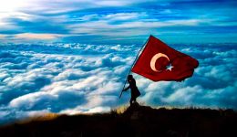 Türk Bayrağı Sözleriyle İşlenen Kahramanlık ve Direniş Hikayeleri